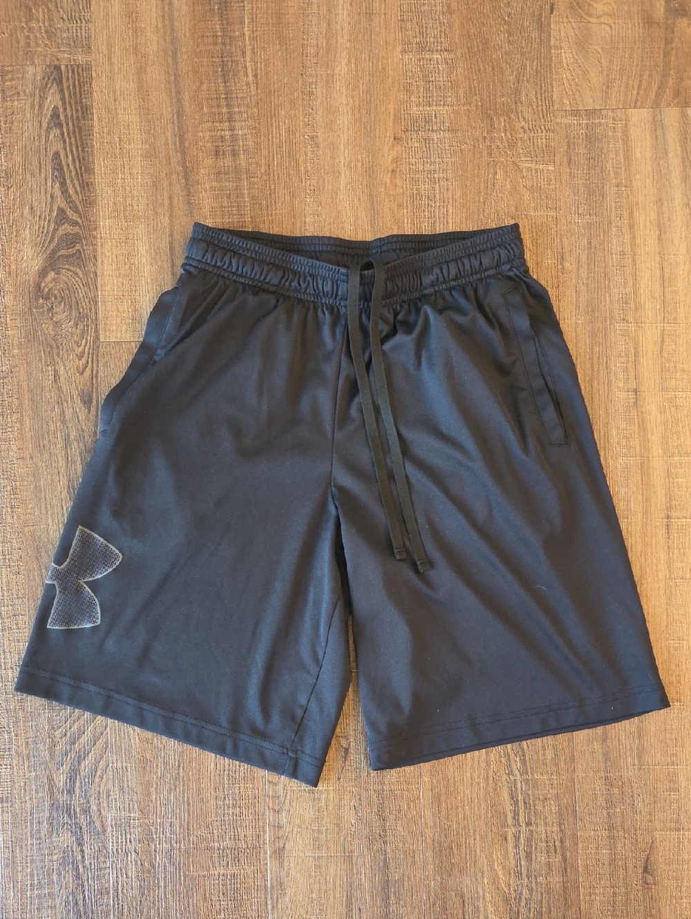 Under Armour Black Men's Athletic Training Shorts with Logo. Mens Small